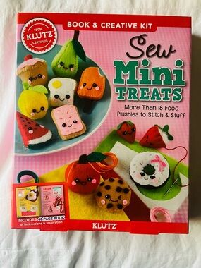KLUTZ Sew Mini Treats Craft Kit